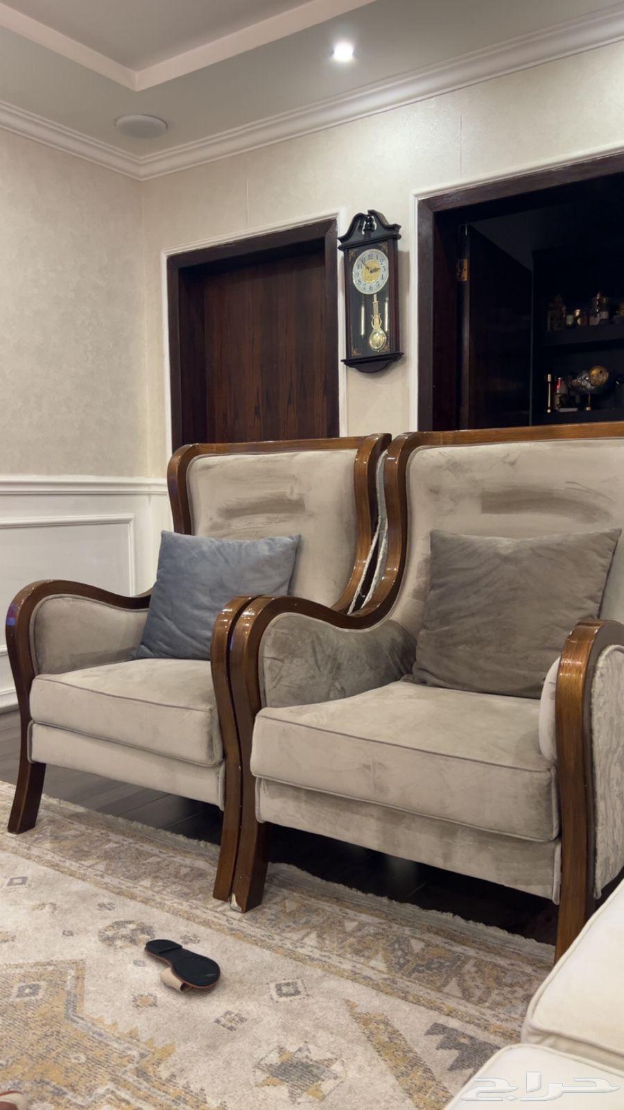 كنب يسع 12 شخص ب 500 مع مكيف64500979538307112