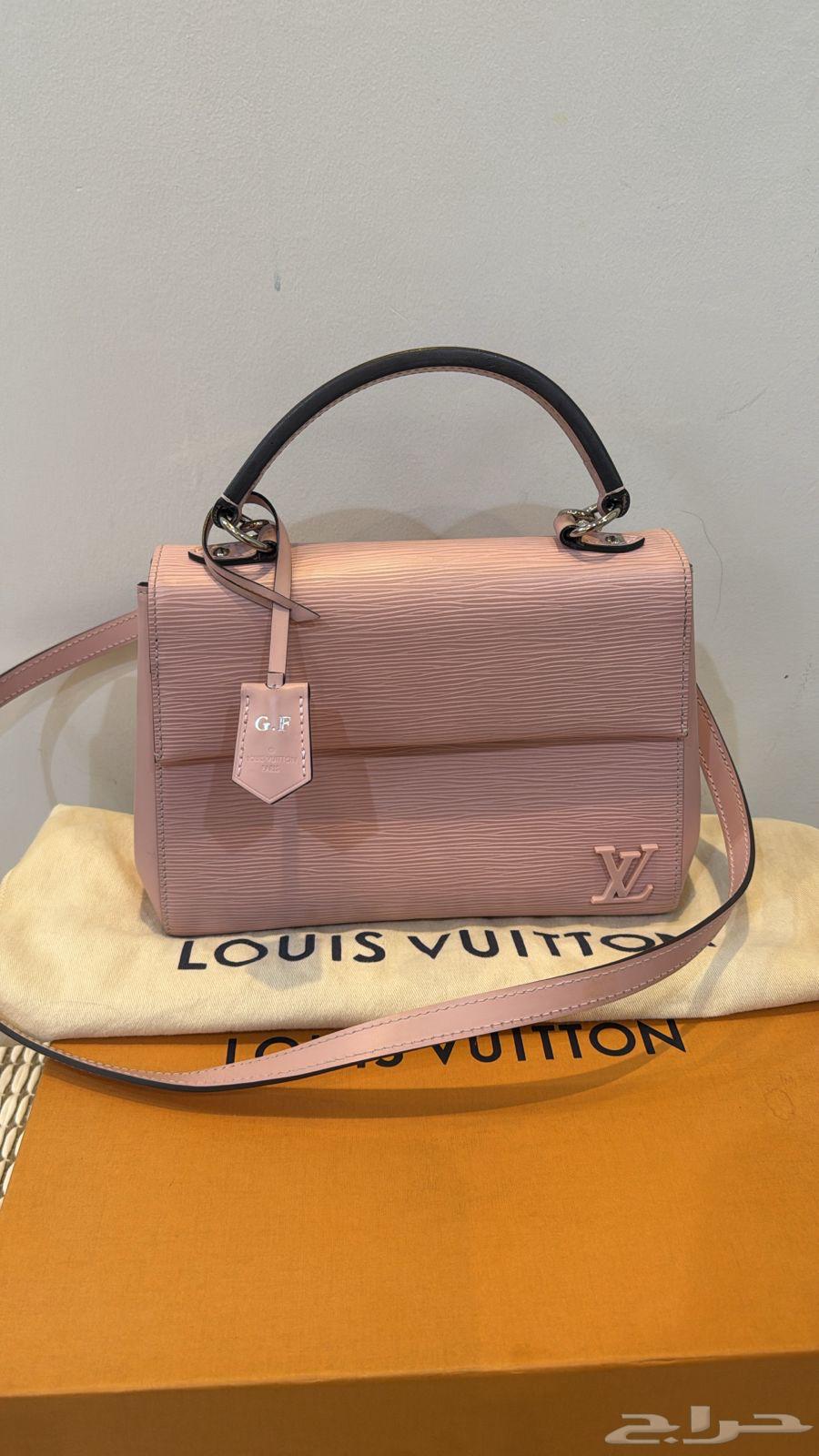 شنطة لوي فيتون اصلية بالملحقات64502060125058110