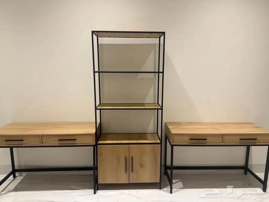 Clean library and two tables64497606585218112