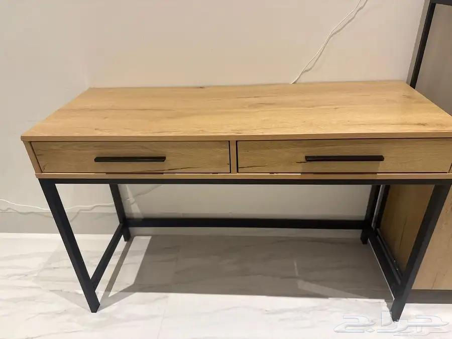 Clean library and two tables64497606585218111