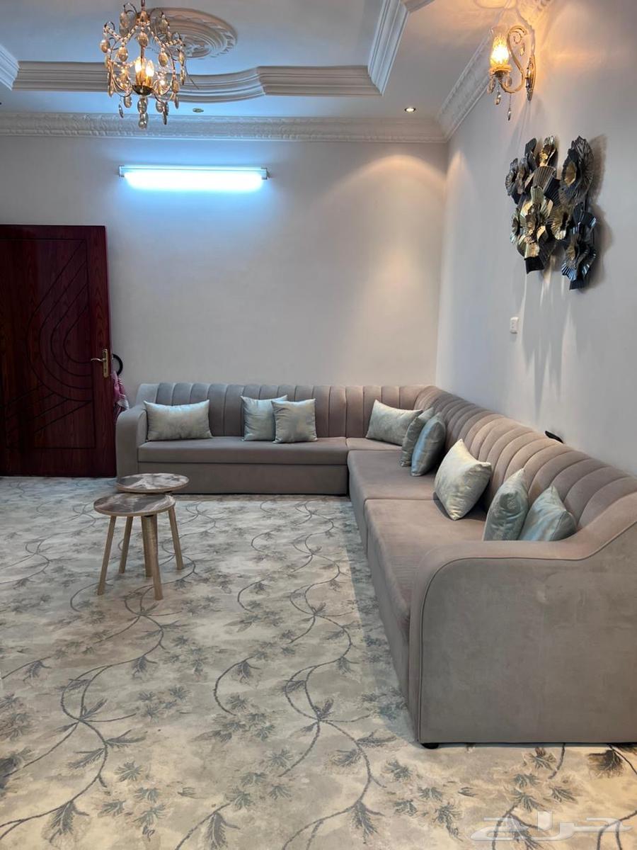 كنب بحاله شبه جديد. 4 4 مع موكيت64502323141763111