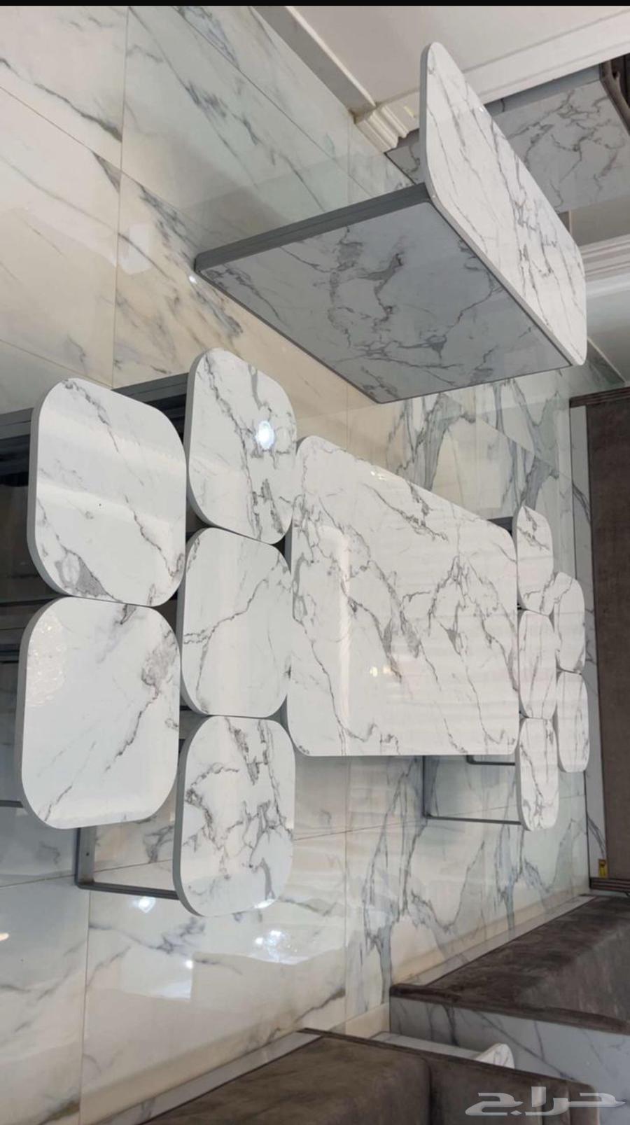 1 coffee table and 10 service tables, 3 side tables, 1 console64503186276611110