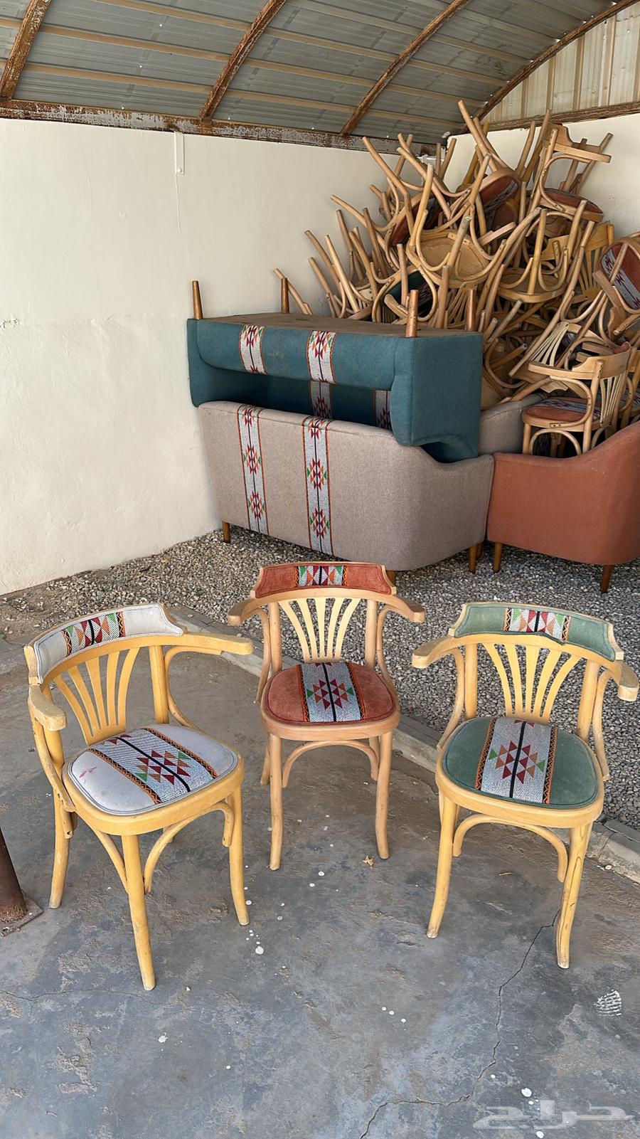 للبيع 5 قطع كنب مع كراسيهن نظيف جدا64504448167682113