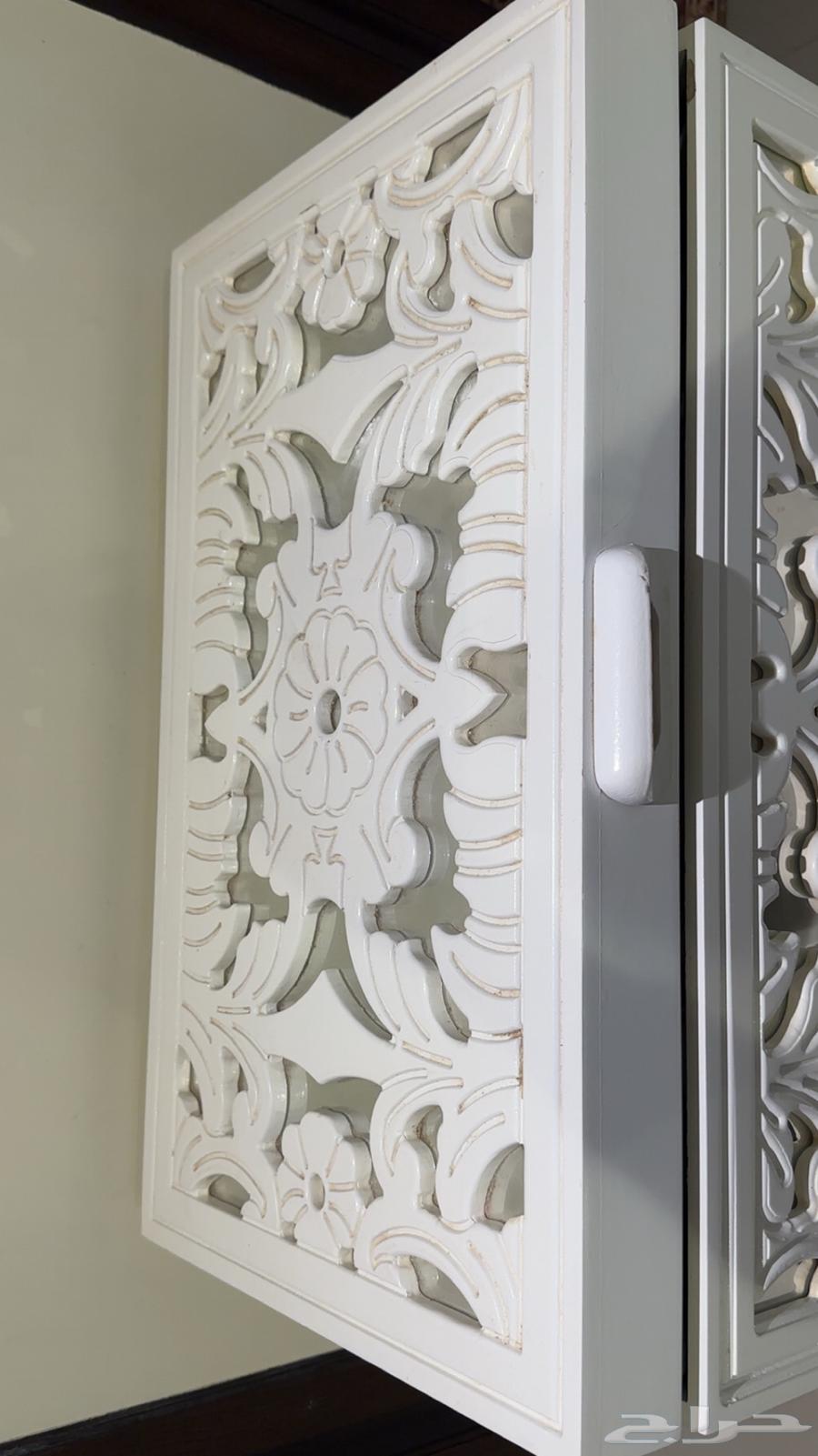 Tables for sale, prayer mat box, trash bin, vases and tables64510225226626113