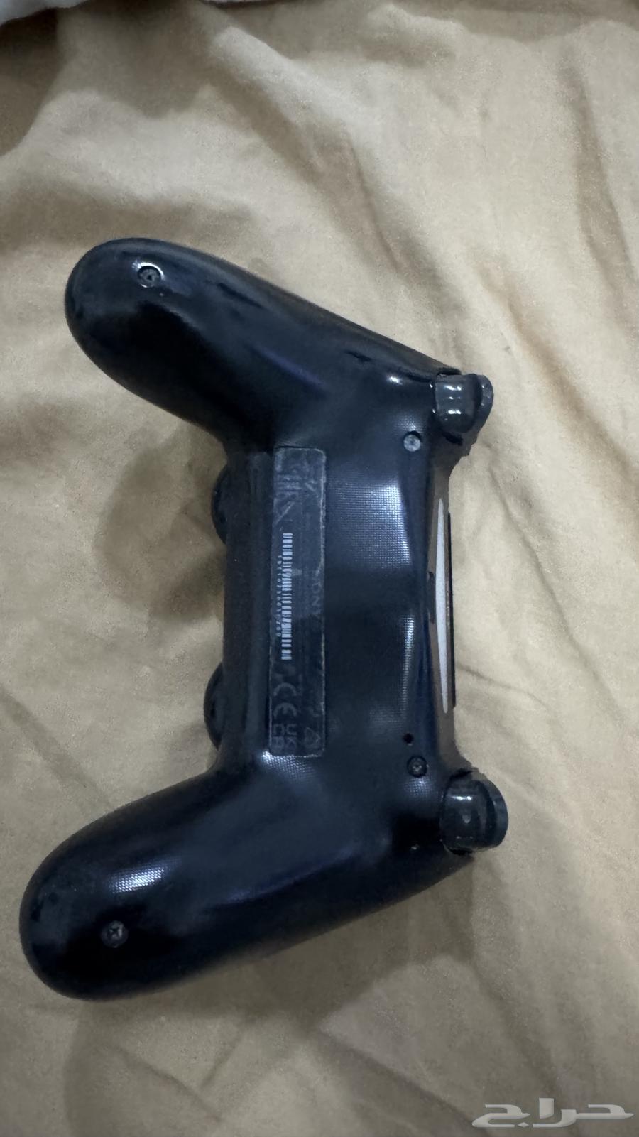 سوني فور برو مع يد سوني اصليه و ثلاث اشرطه موضحه بالصوره64508509062531114