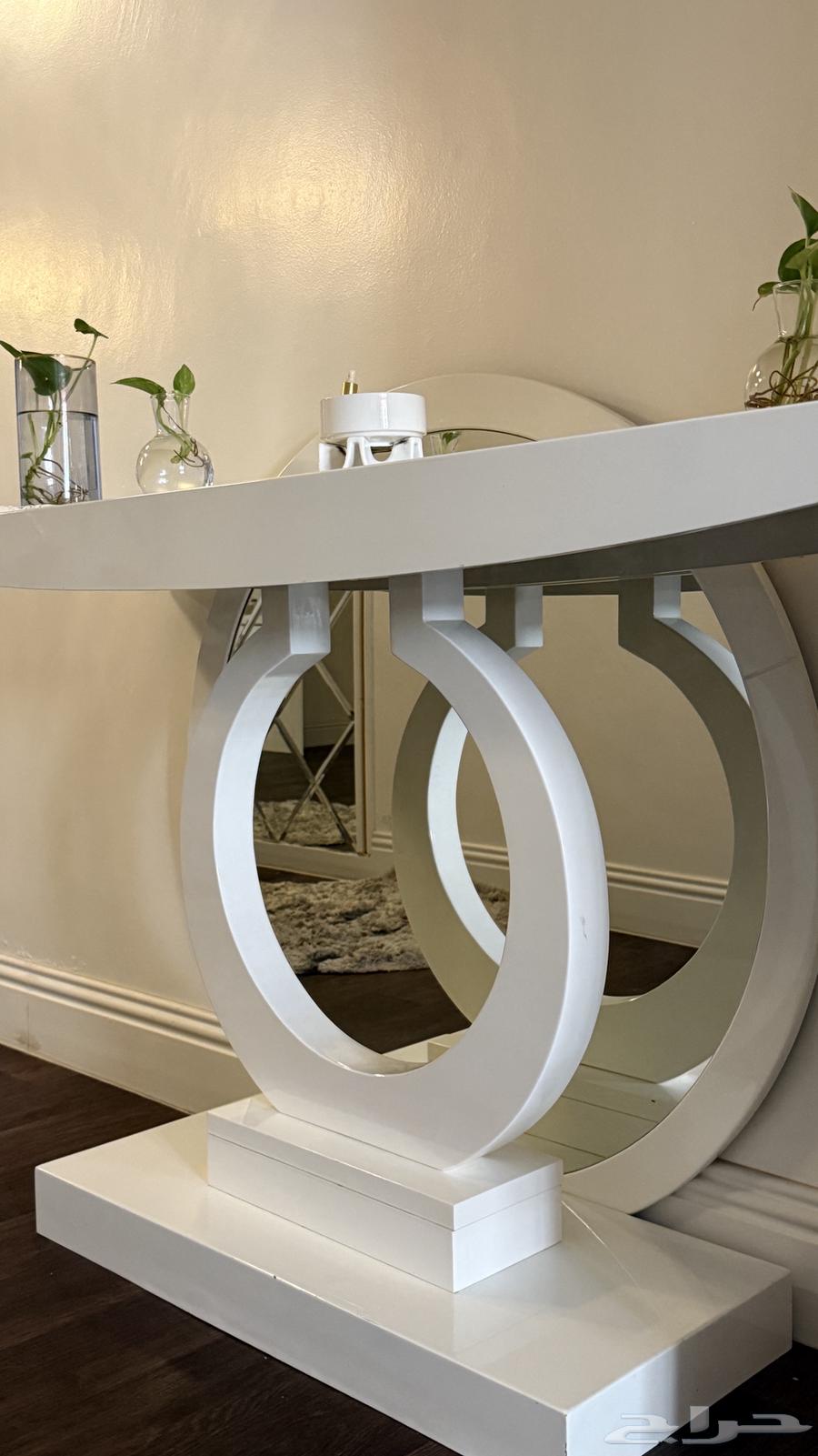 طاولة مع مراية   300ريال والصامل مانختلف معه64510027076994111