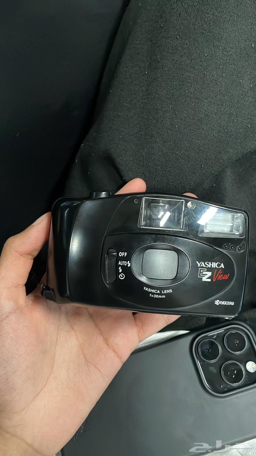 Digital camera and analog camera (film camera)64487401591427110