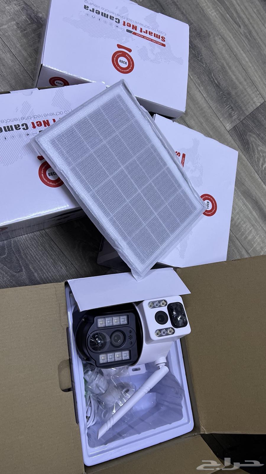 Solar-powered surveillance cameras with new SIM card64508607404418110