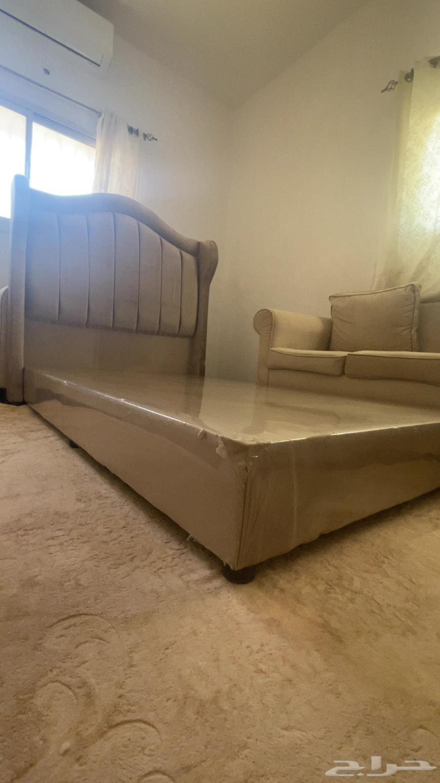 سرير للبيع.64504983929346112