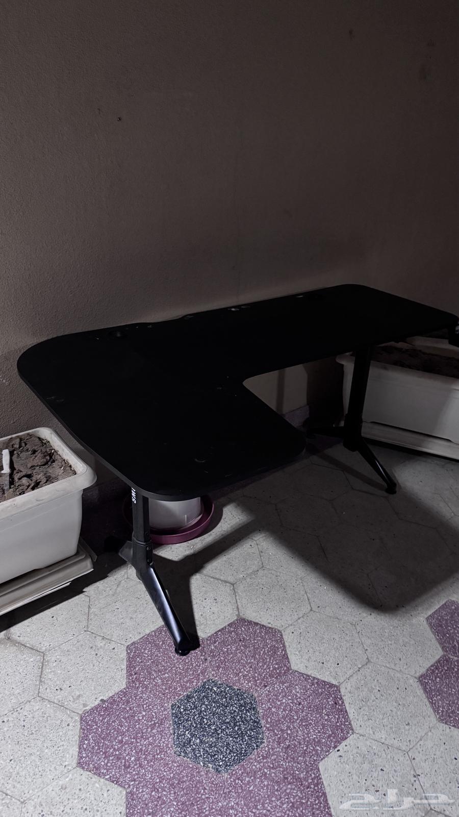 طاولة قيمنق زاويه شركة ARROWS64508159239939110