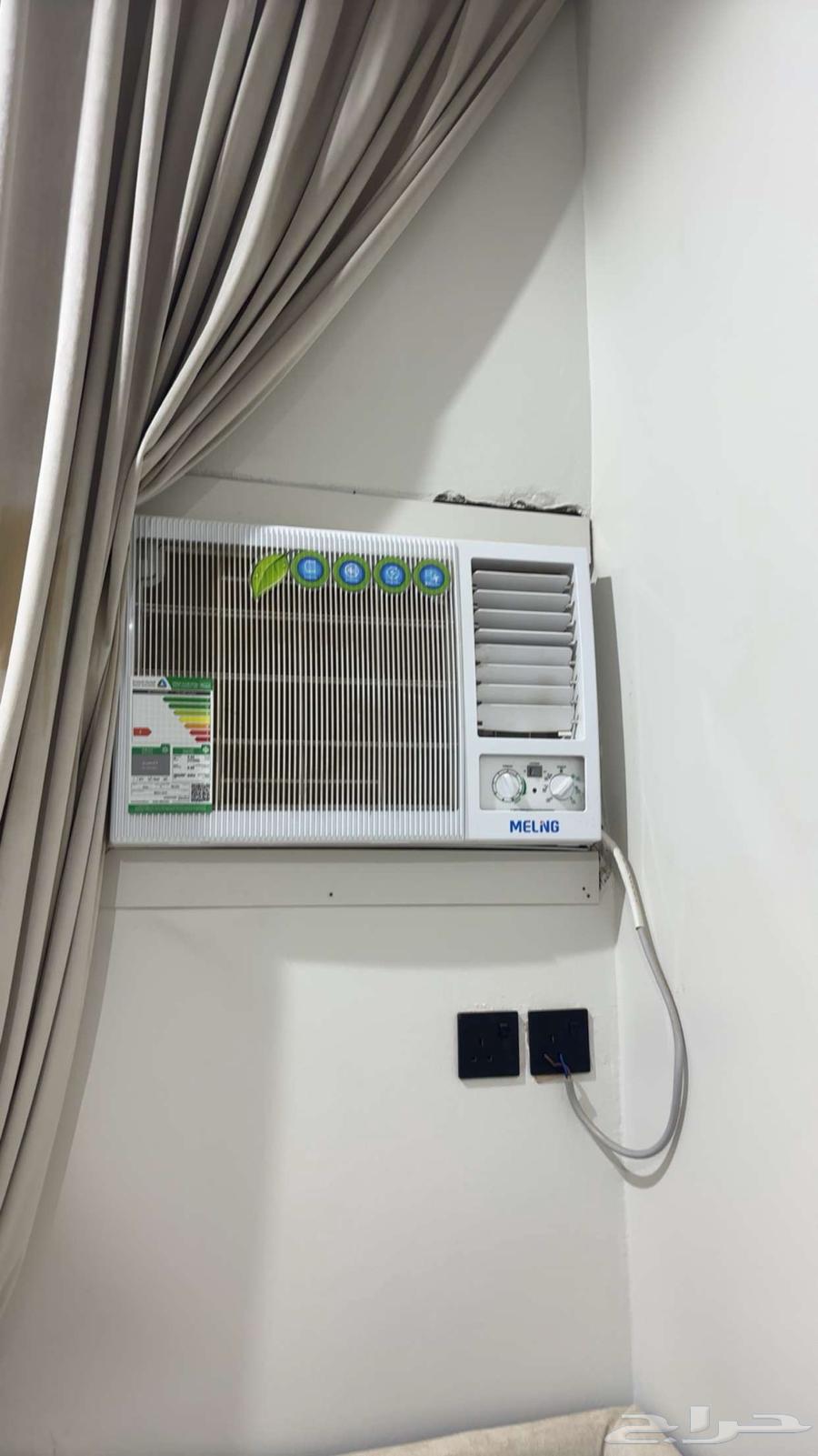Five air conditioners, used for only one month, very new and free of any issues64505025364482111