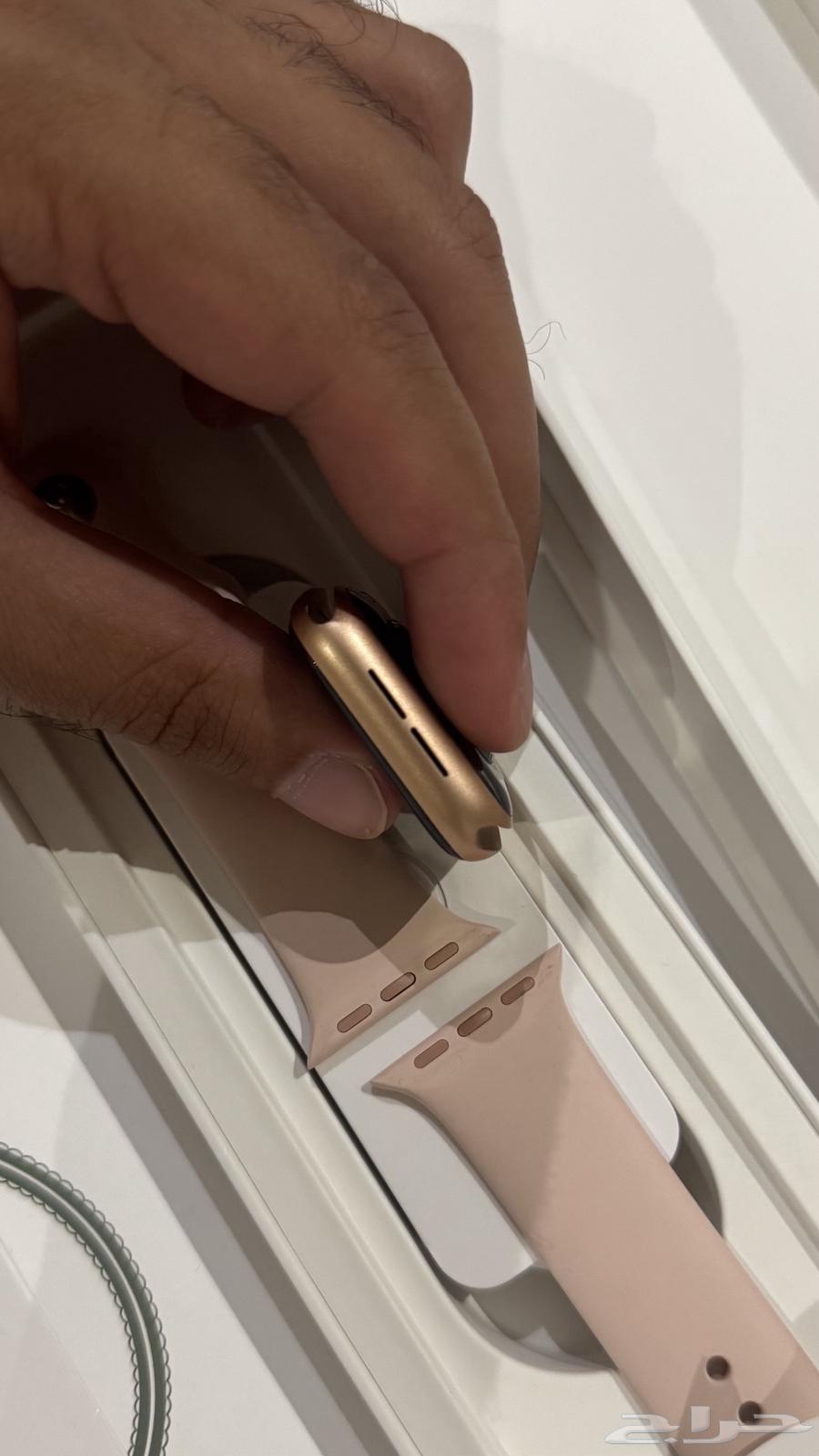 ساعة ابل SE اصدار 2021 اللون ذهبي 44MM64508061238018114