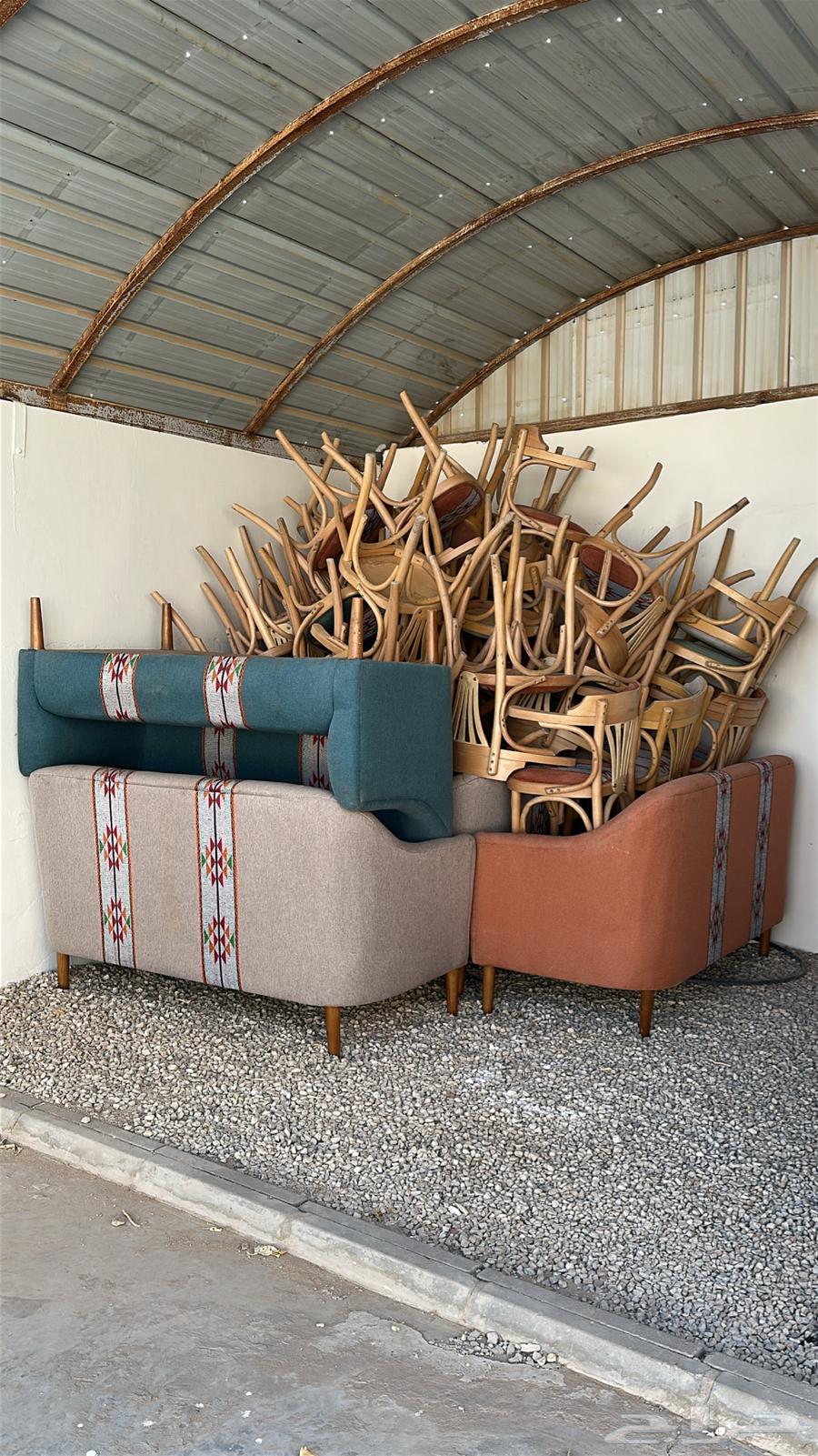 للبيع 5 قطع كنب مع كراسيهن نظيف جدا64504448167682110