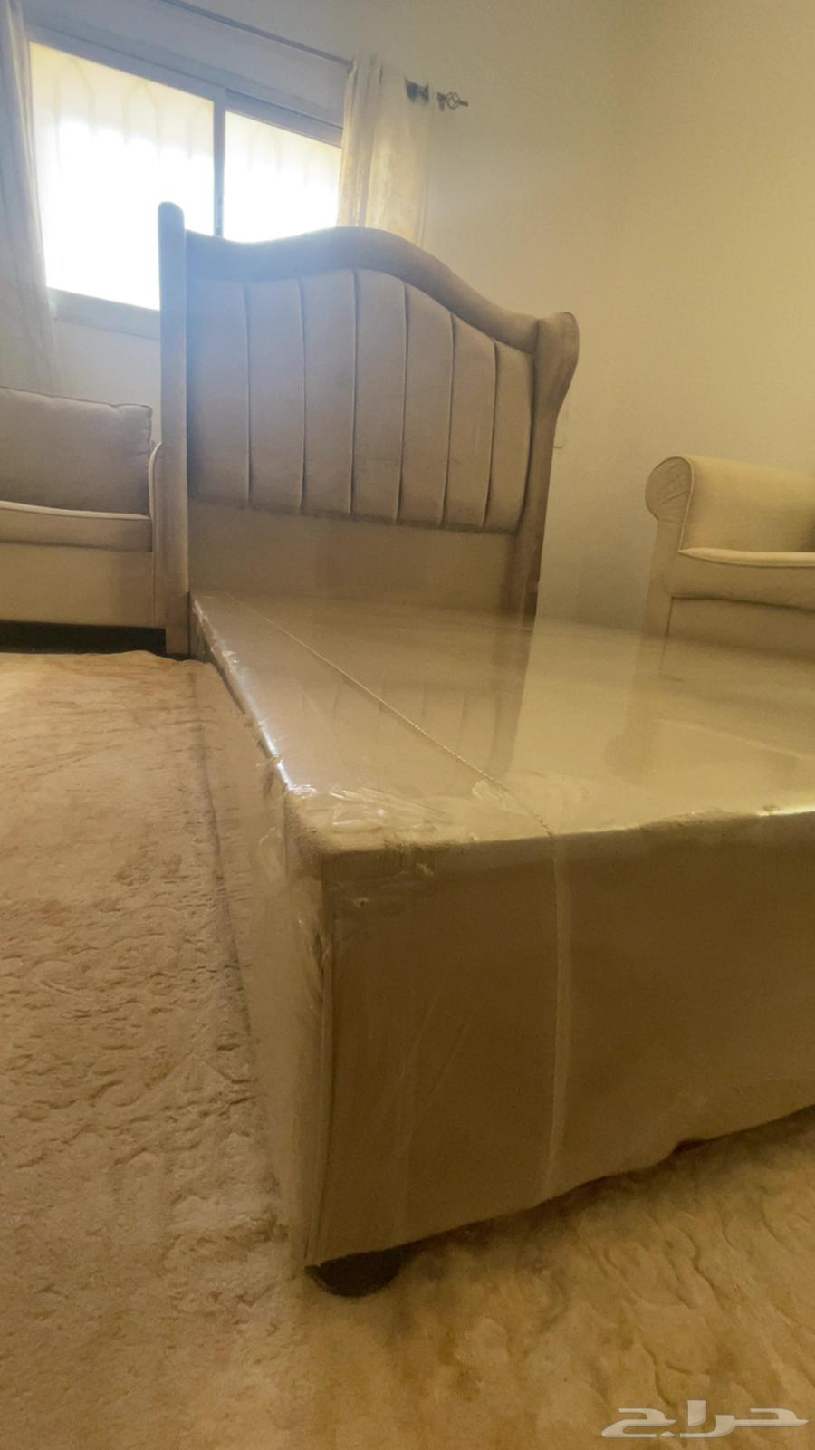 سرير للبيع.64504983929346111