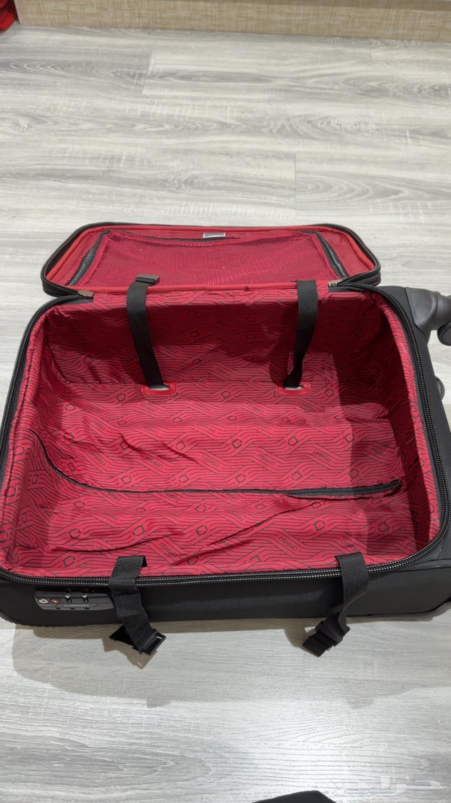 شنطة سفر جديده لم تستخدم إلا في سفر واحد فقط64508438844673111