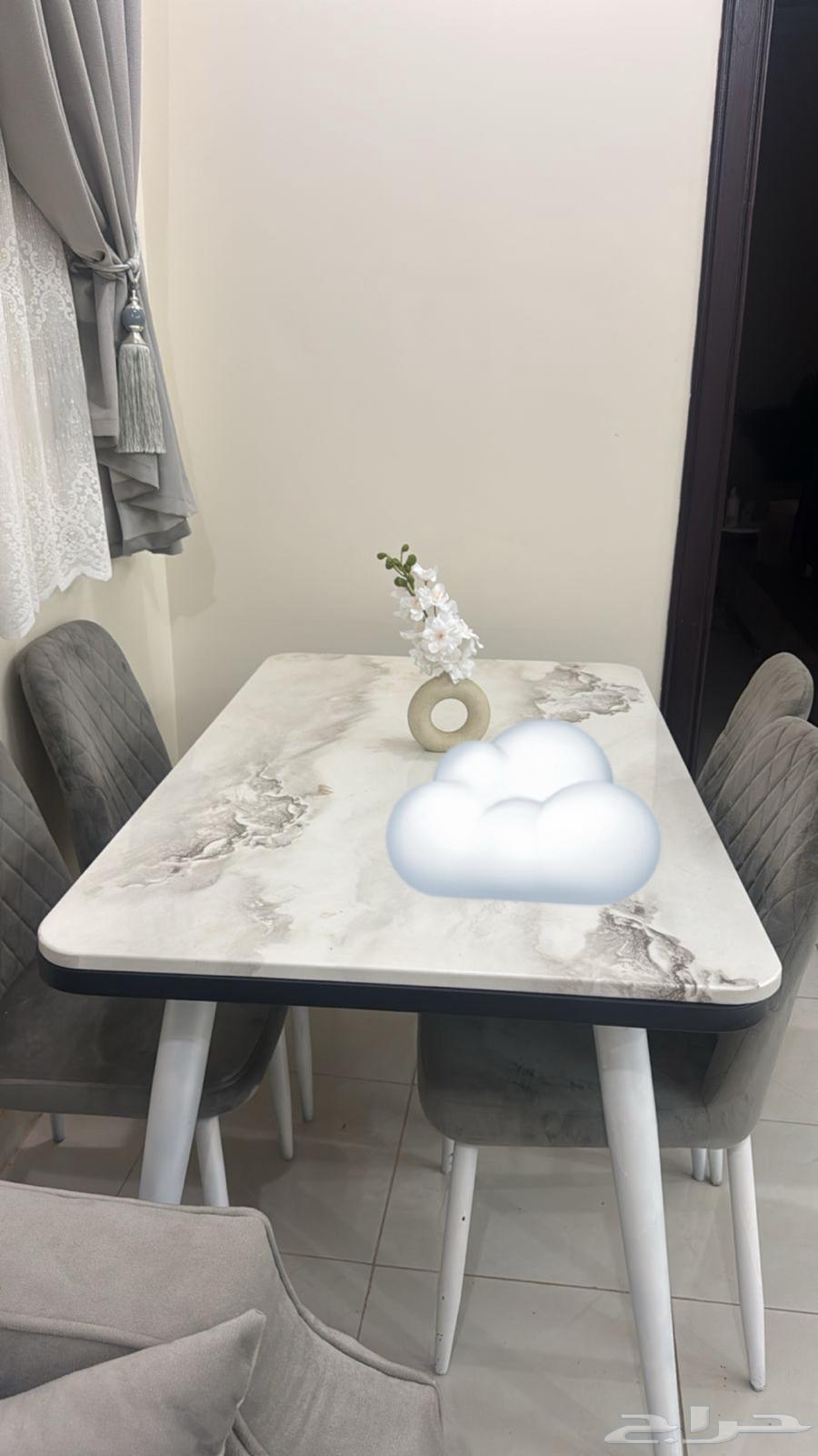 Marble table with four chairs64504078390145110