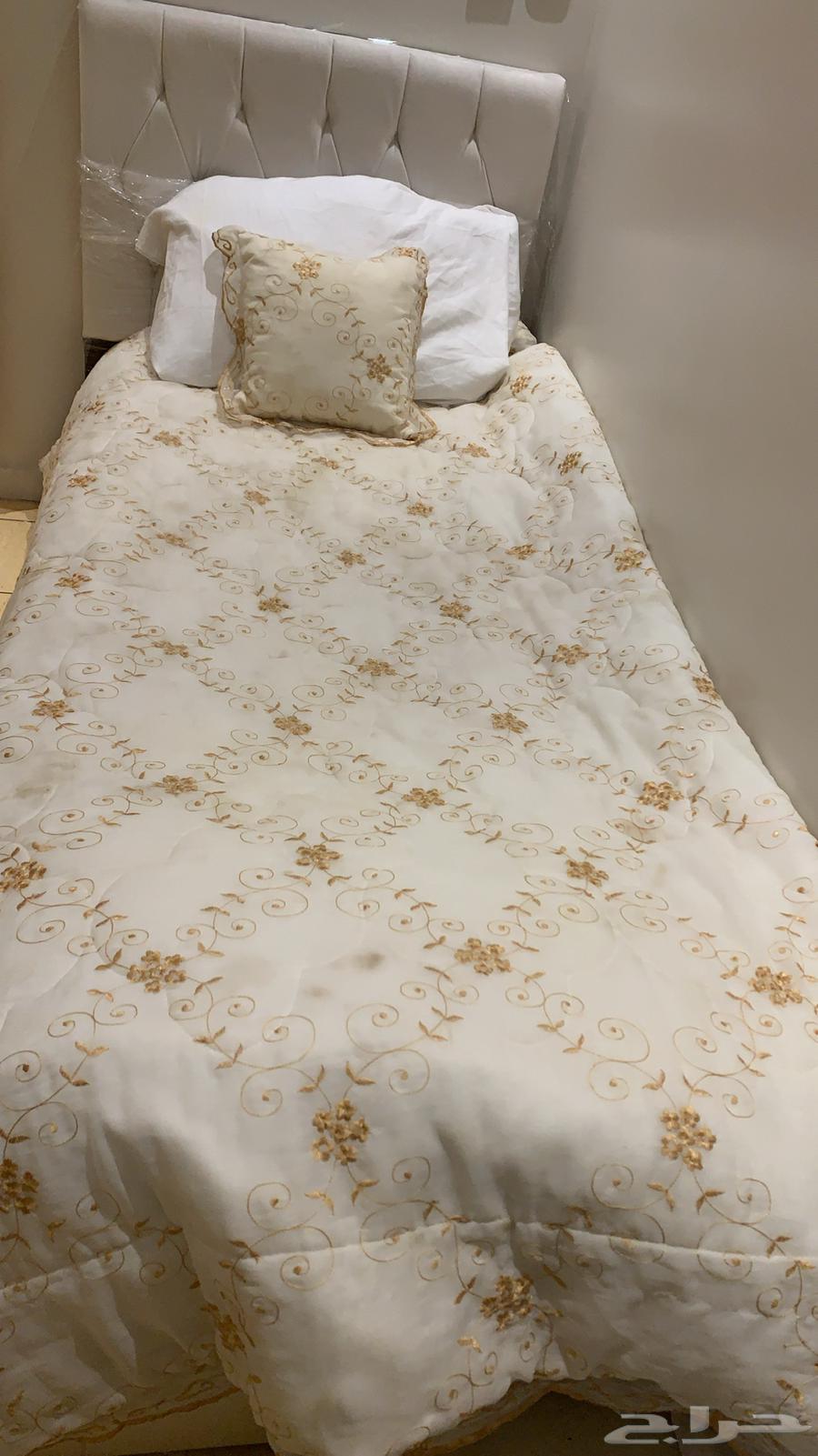 Clean sofa 13 meters, selling due to moving and traveling64504050907393113