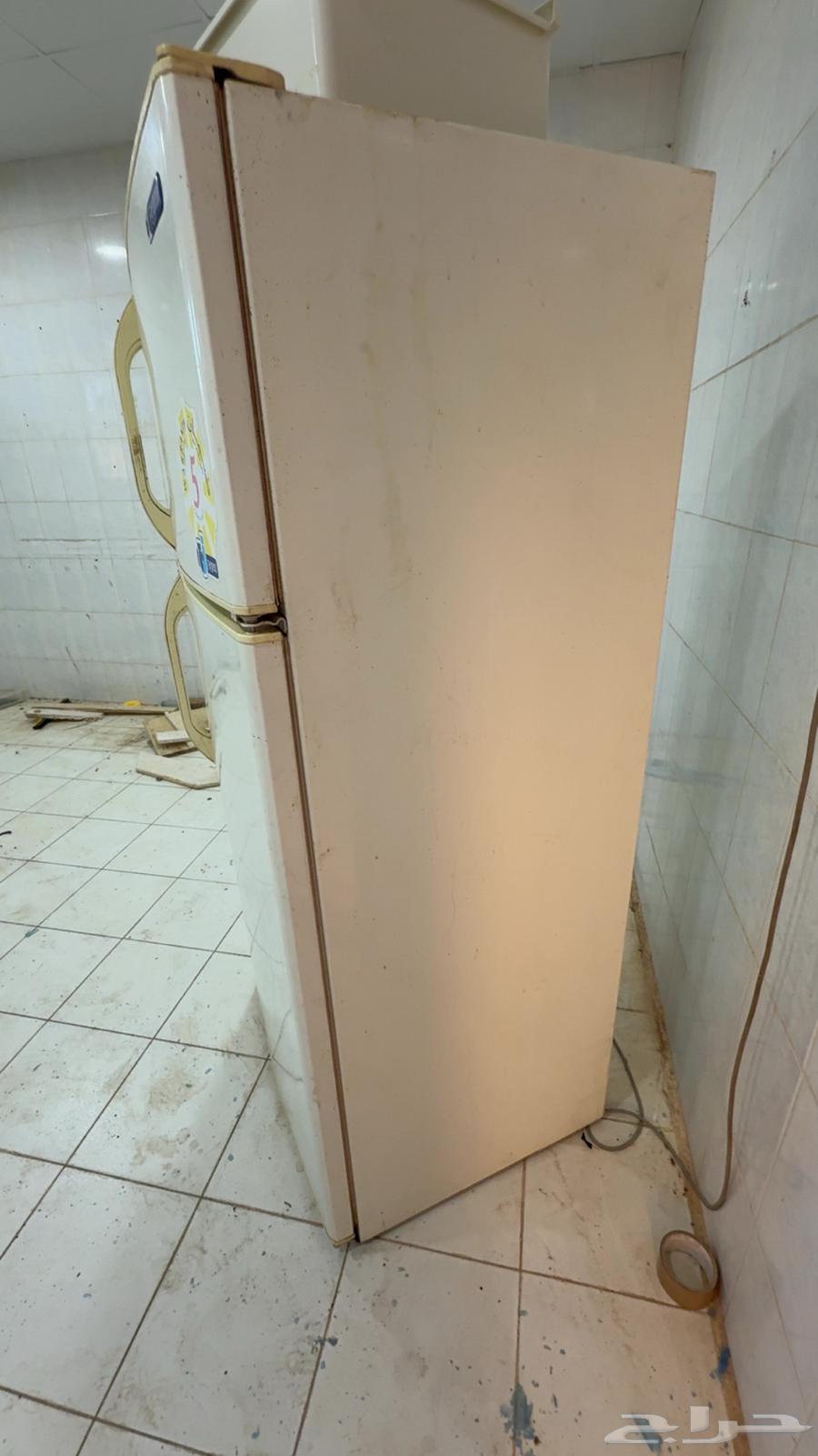 ثلاجة مستعملة للبيع64509984388867111