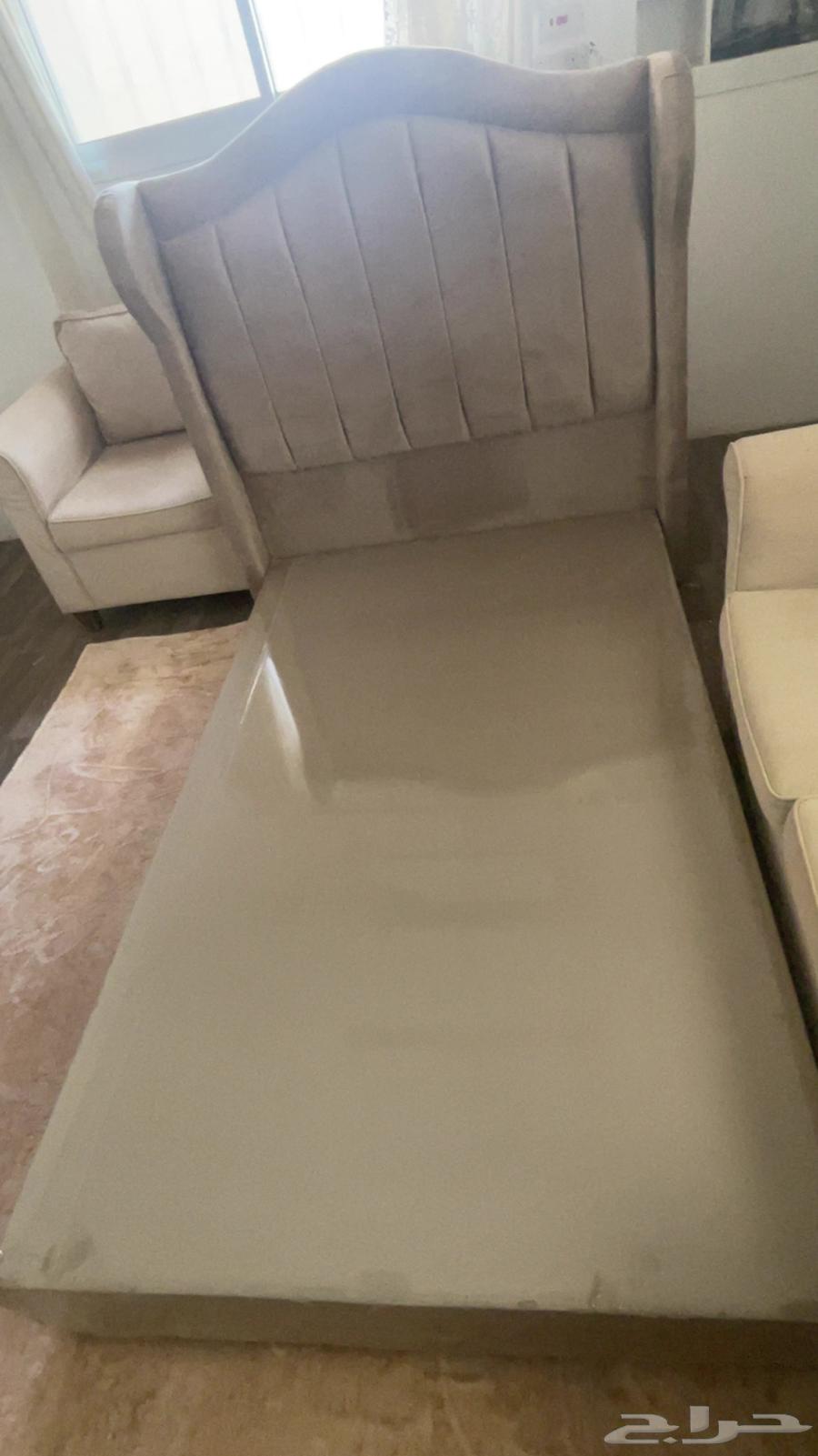 سرير للبيع.64504983929346113