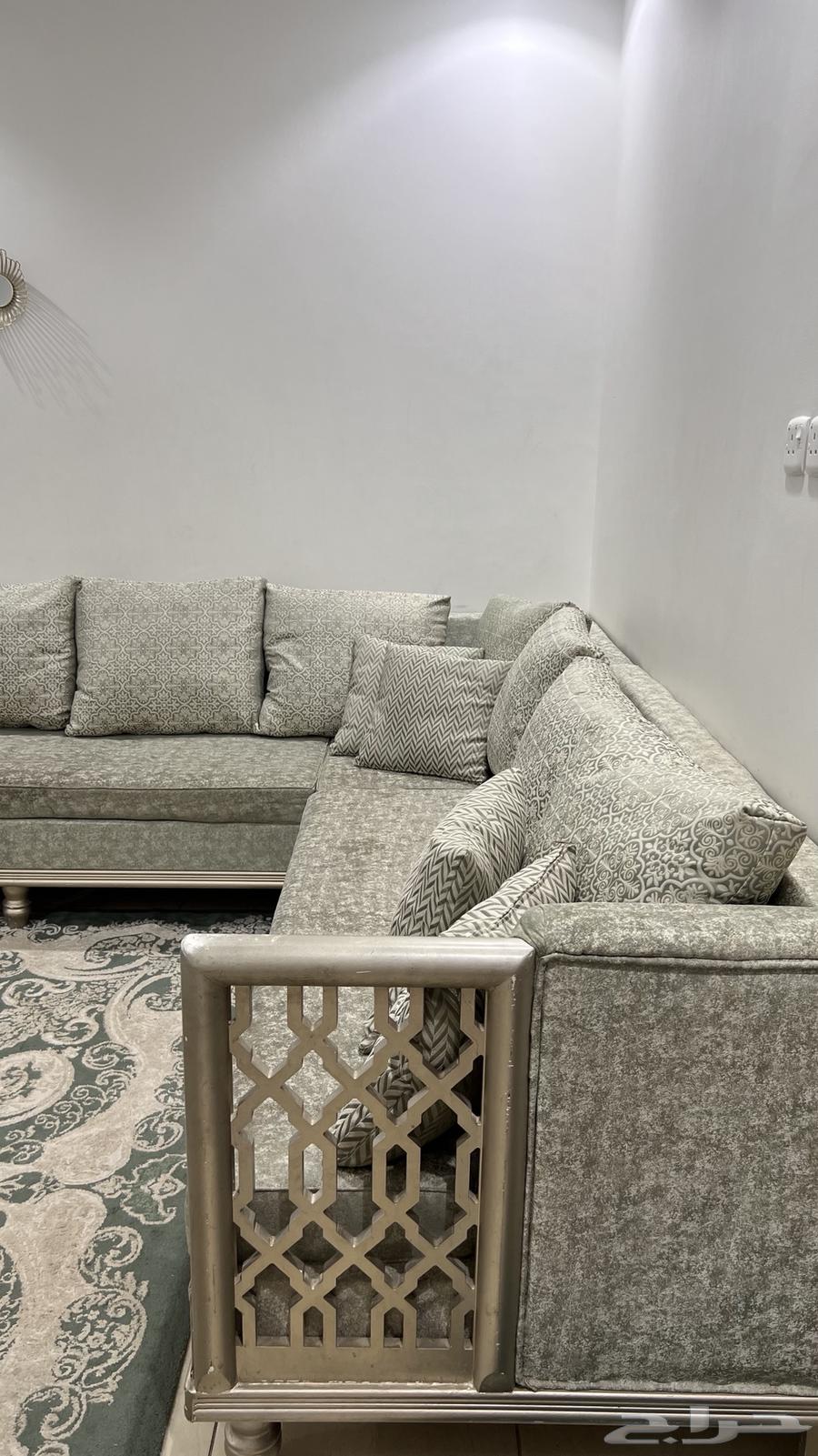 كنب متصل نظيف مقاس 4 في 564509955643394111