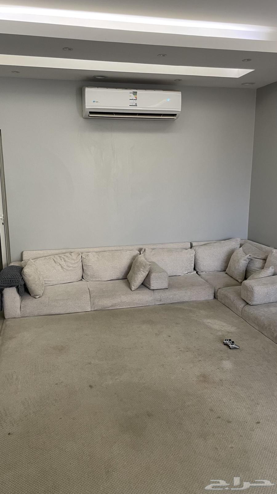 Floor seating64505674768770111