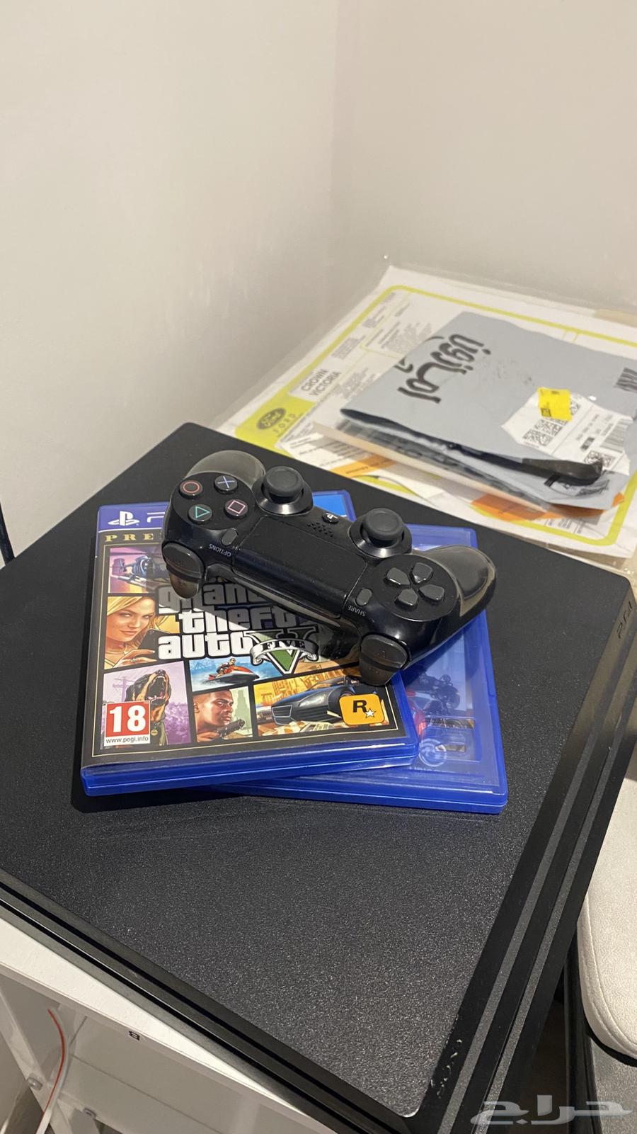 للبيع بلايستيشن 4 برو نضيف جدا  1 تيرا64510465142275111