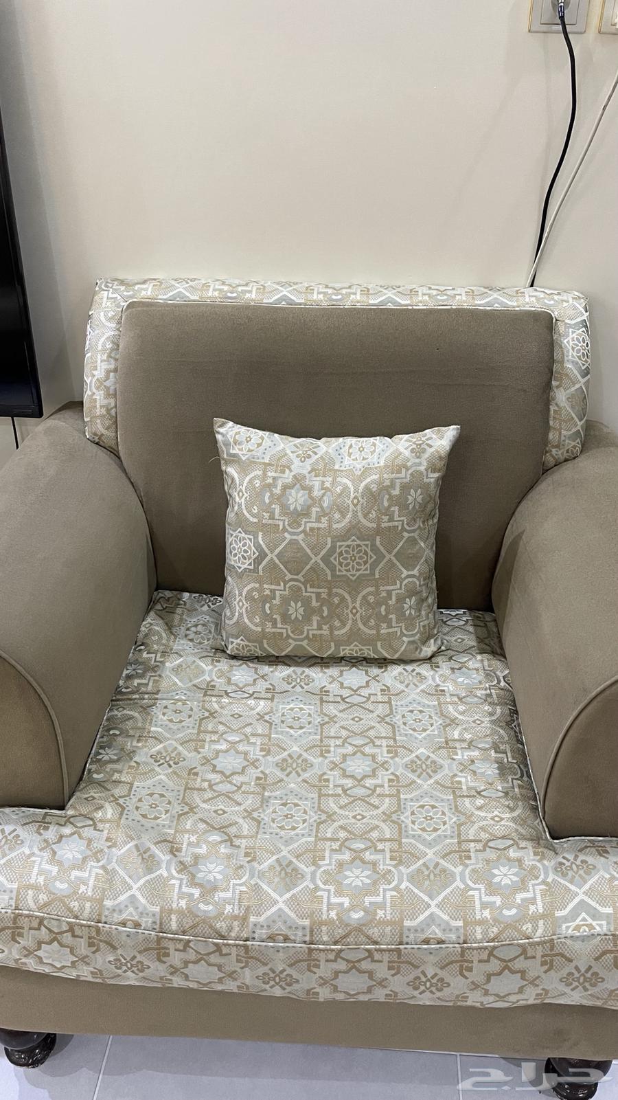 كنب للبيع المستعجل جداا بسبب السفر64506364470786114