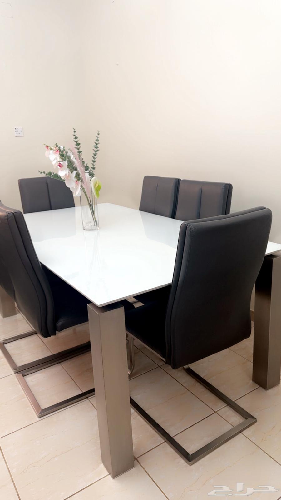 بيع طاولة شبة جديده64509884837378110