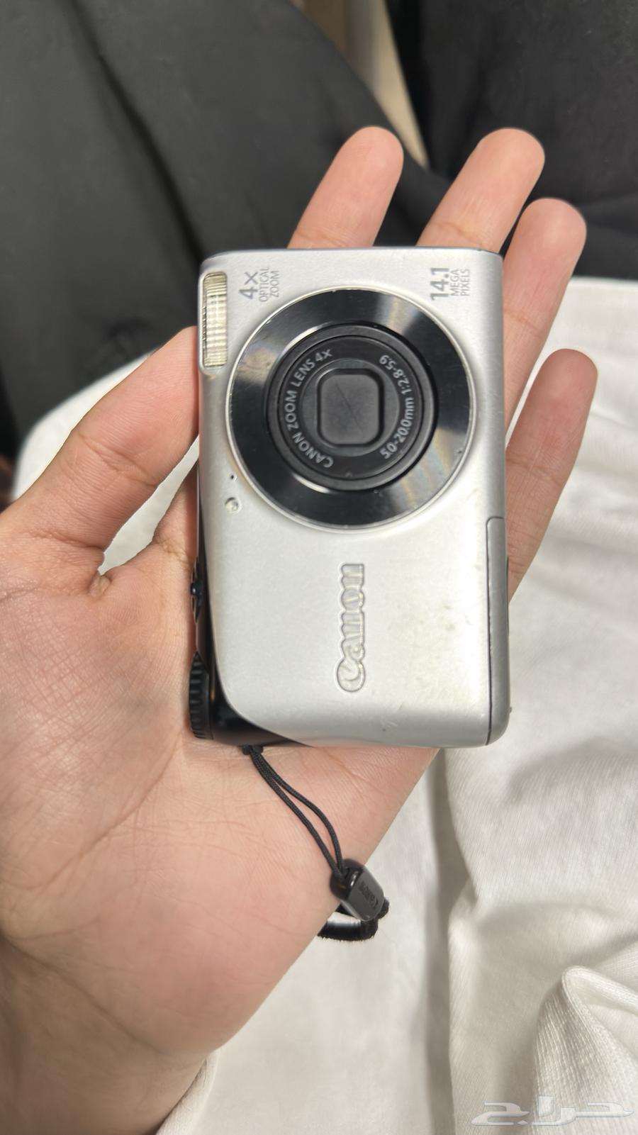 Digital camera and analog camera (film camera)64487401591427113