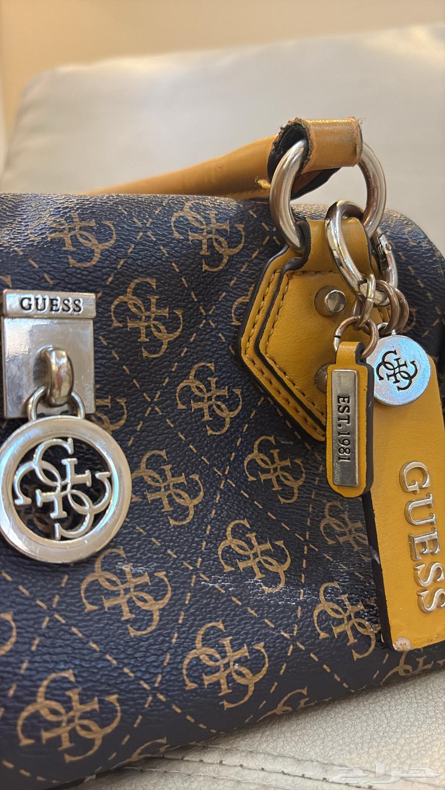 Very elegant and practical Guess bag64503294976002114