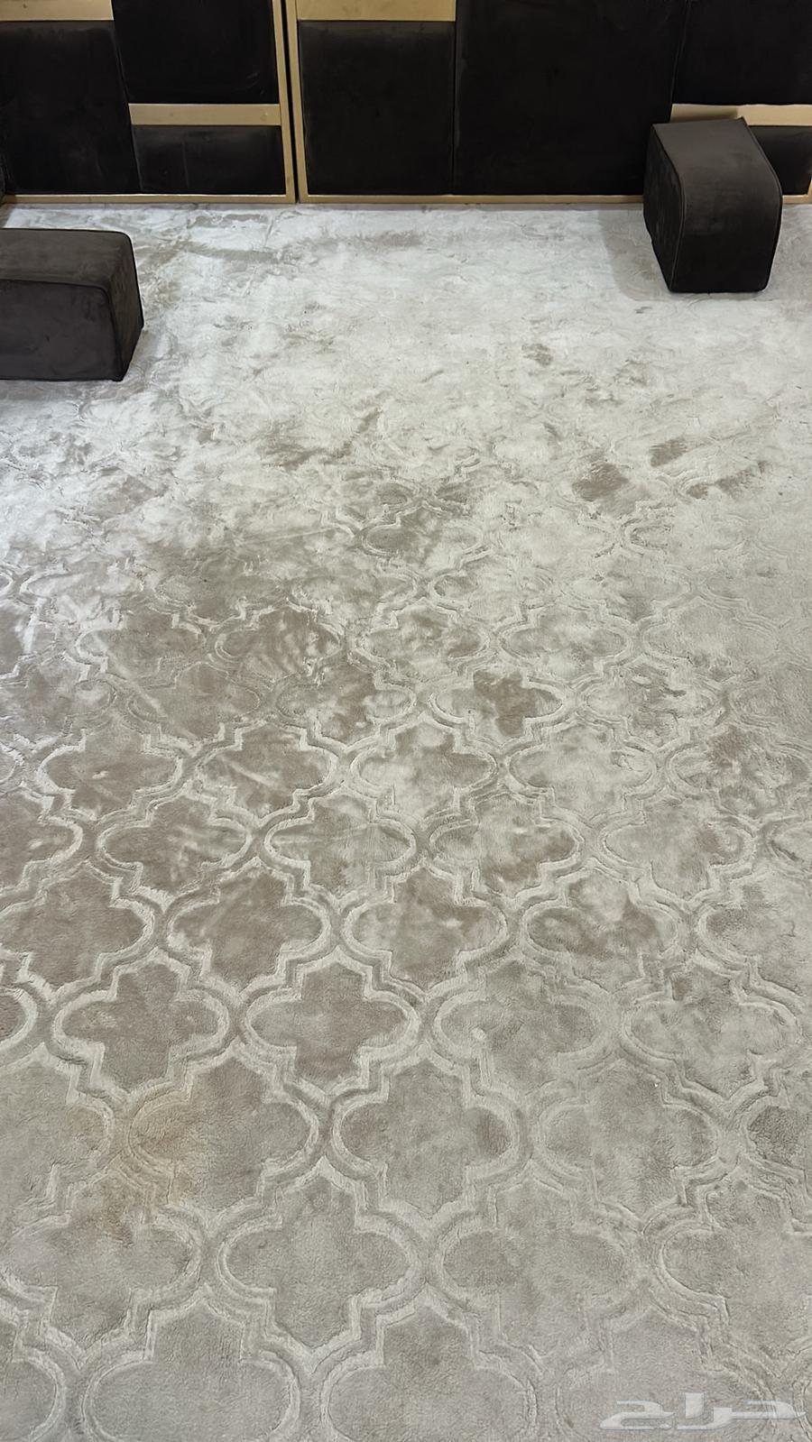 Back cushions and 3 armrests and a mat64505951285249110