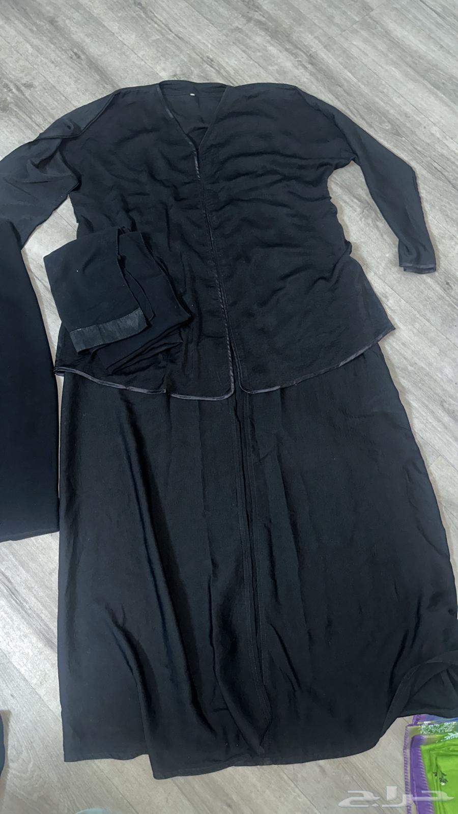 Used clean abayas, 3 abayas with their hijabs for only 10 riyals64503677974146110
