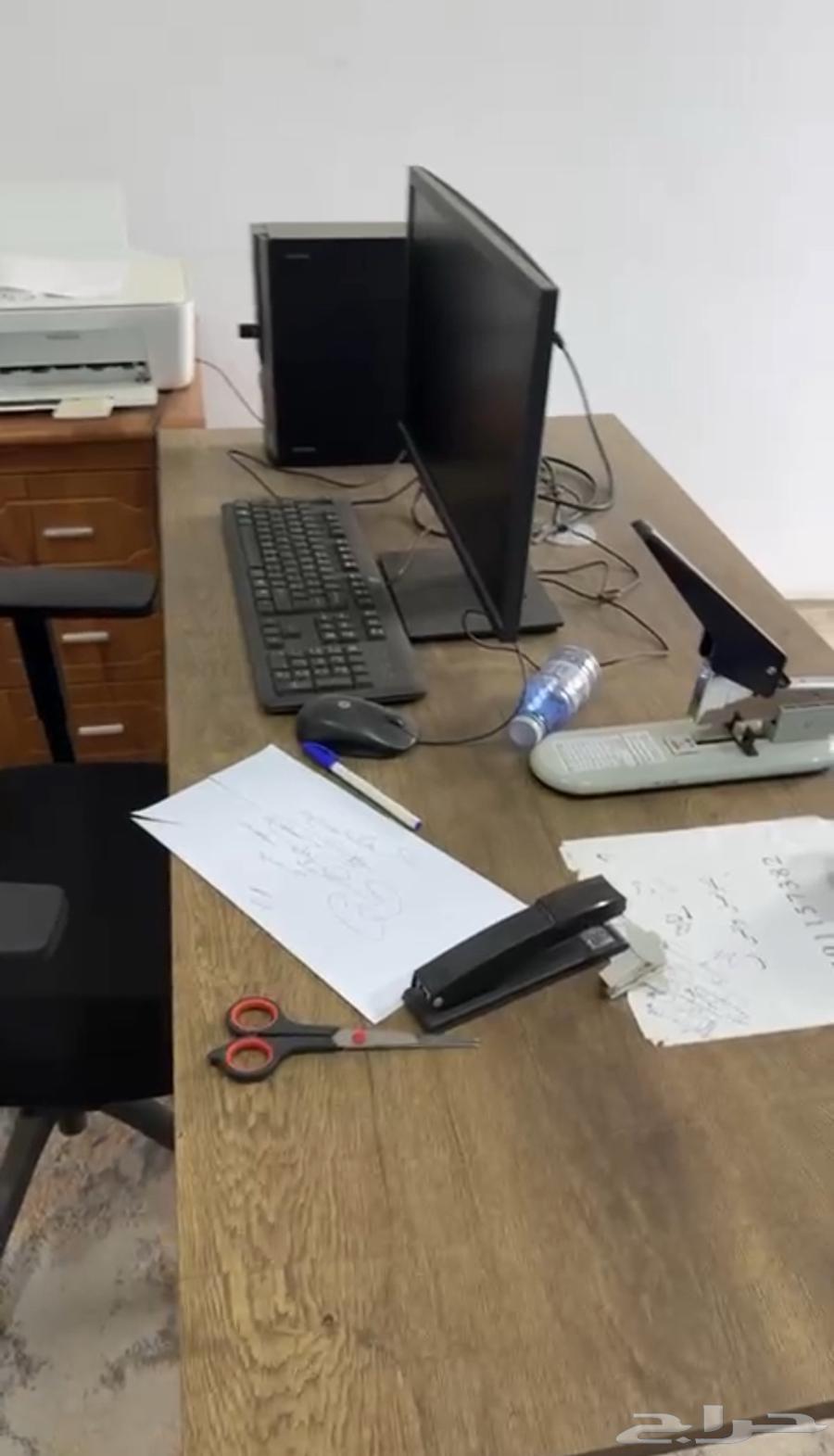 مكتب خدمات للبيع64508607385986110