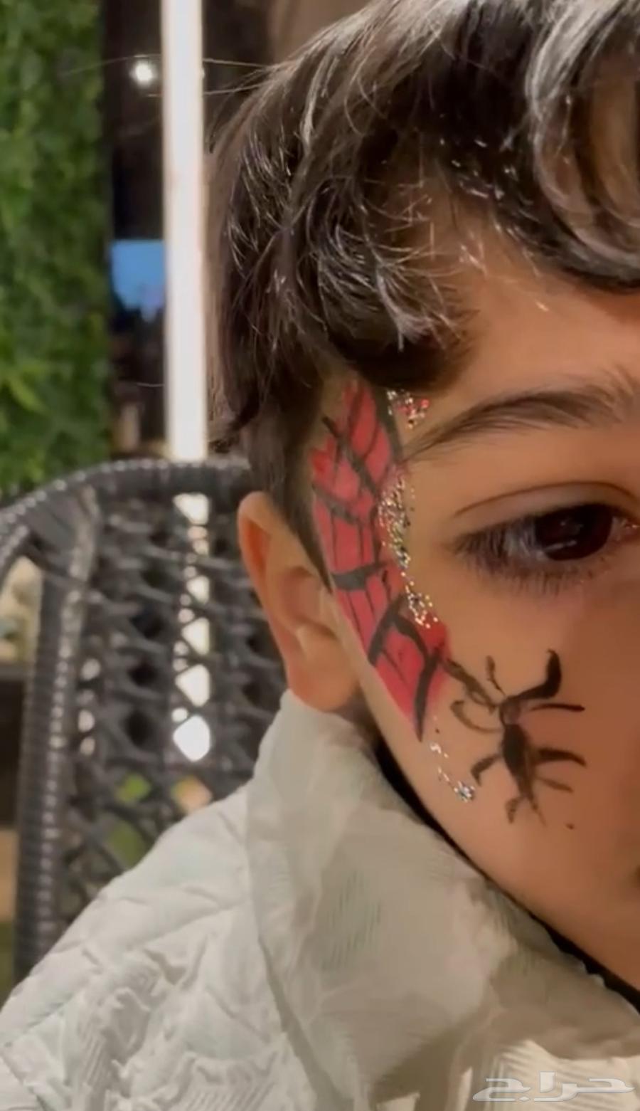 فنانه رسم وجه64482823136513111