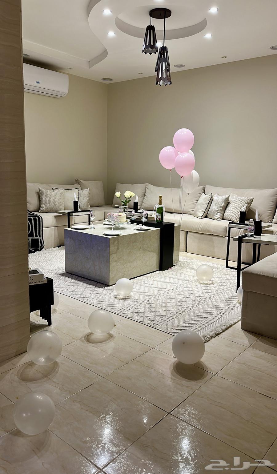 كنب وطاوله للبيع64504023052801110