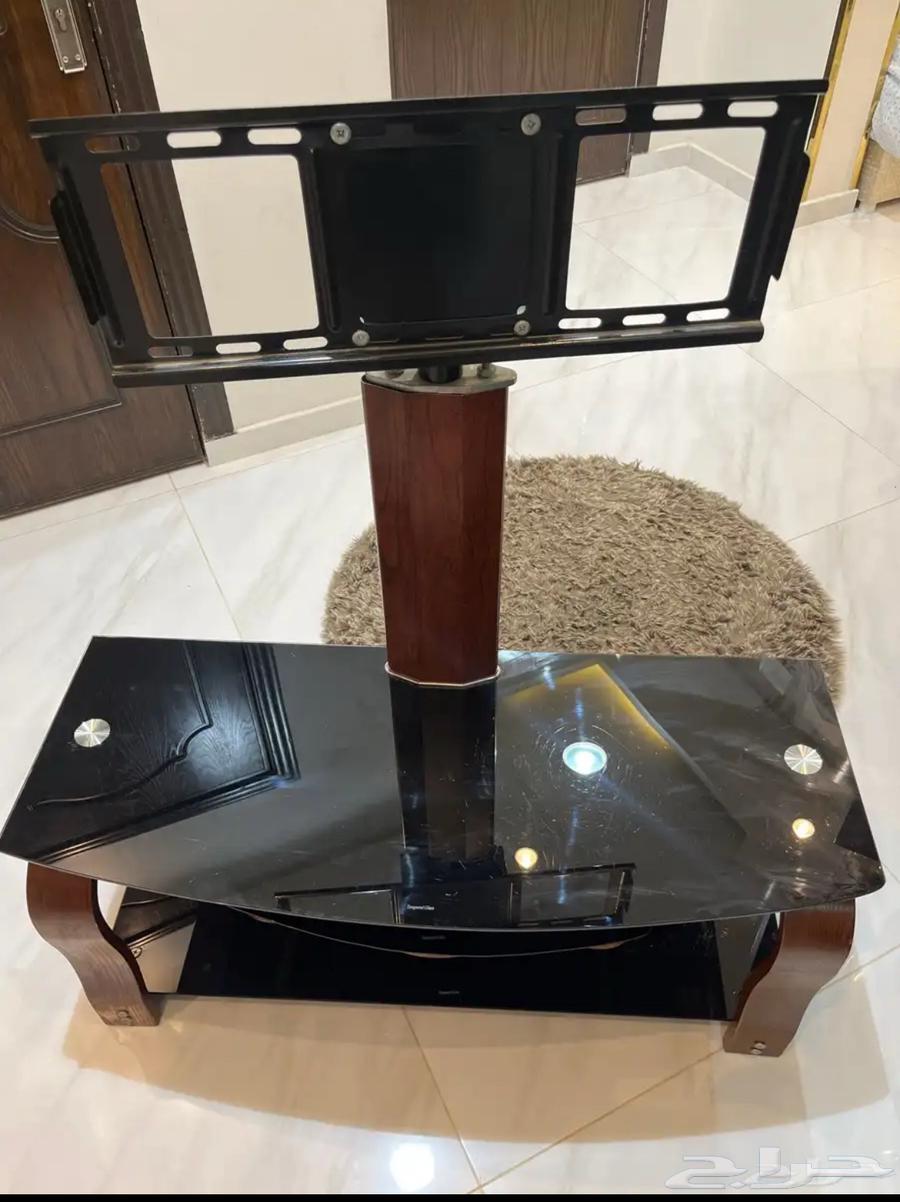 طاولة تلفزيون شبه جديده للبيع64504695518338112
