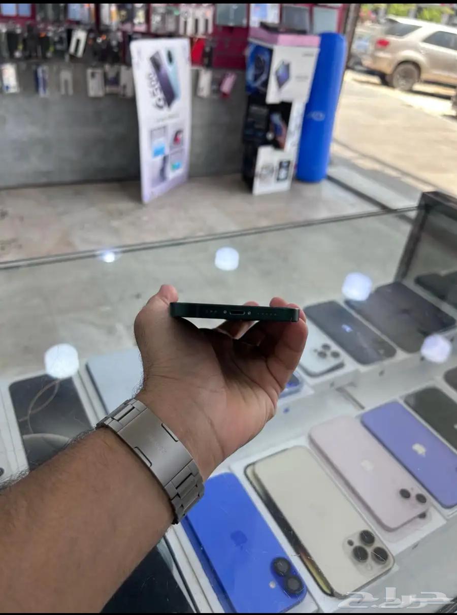 iPhone 1364506380369282112