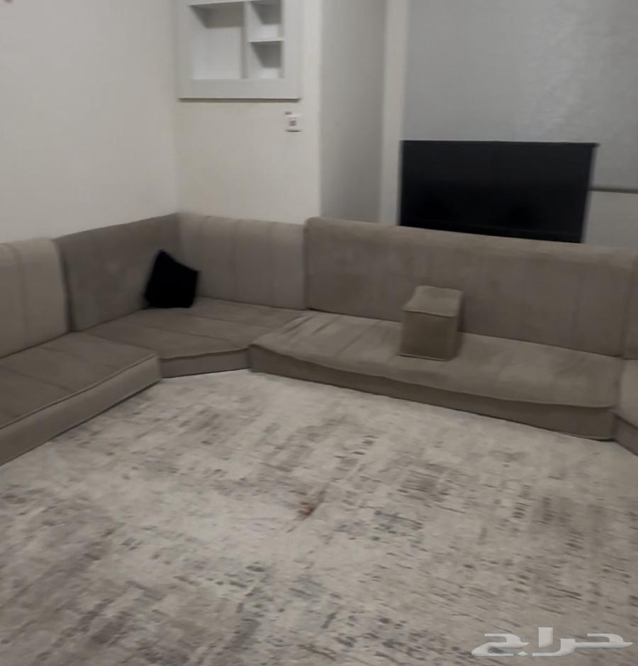 Floor sofa - Al-Zaidi64505052772483111