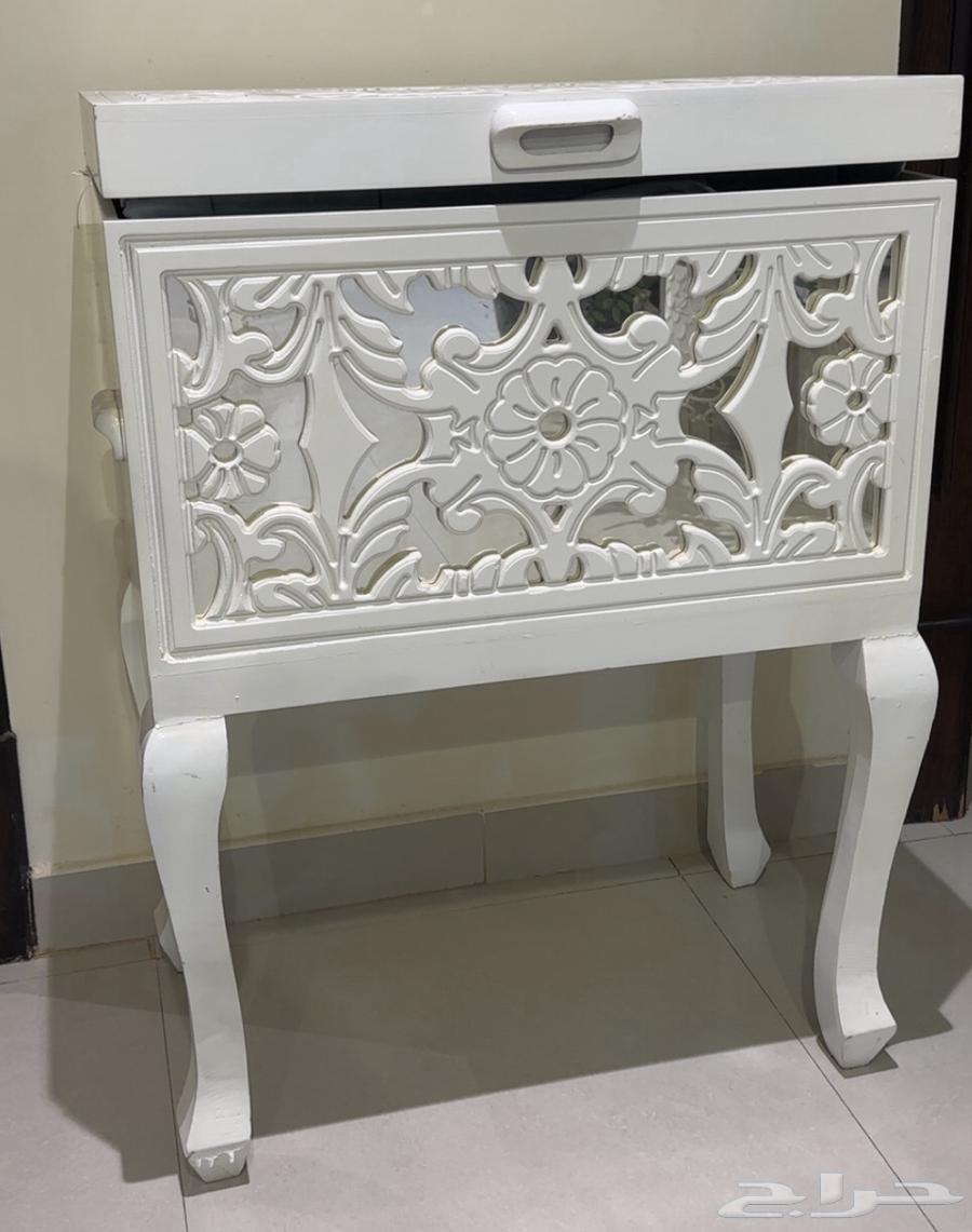 Tables for sale, prayer mat box, trash bin, vases and tables64510225226626114