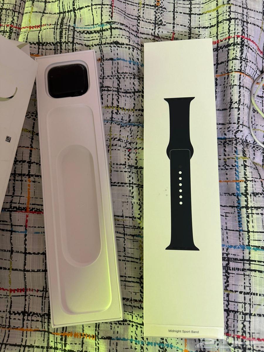 Apple Watch (SE 2 44mm)64508943555073110