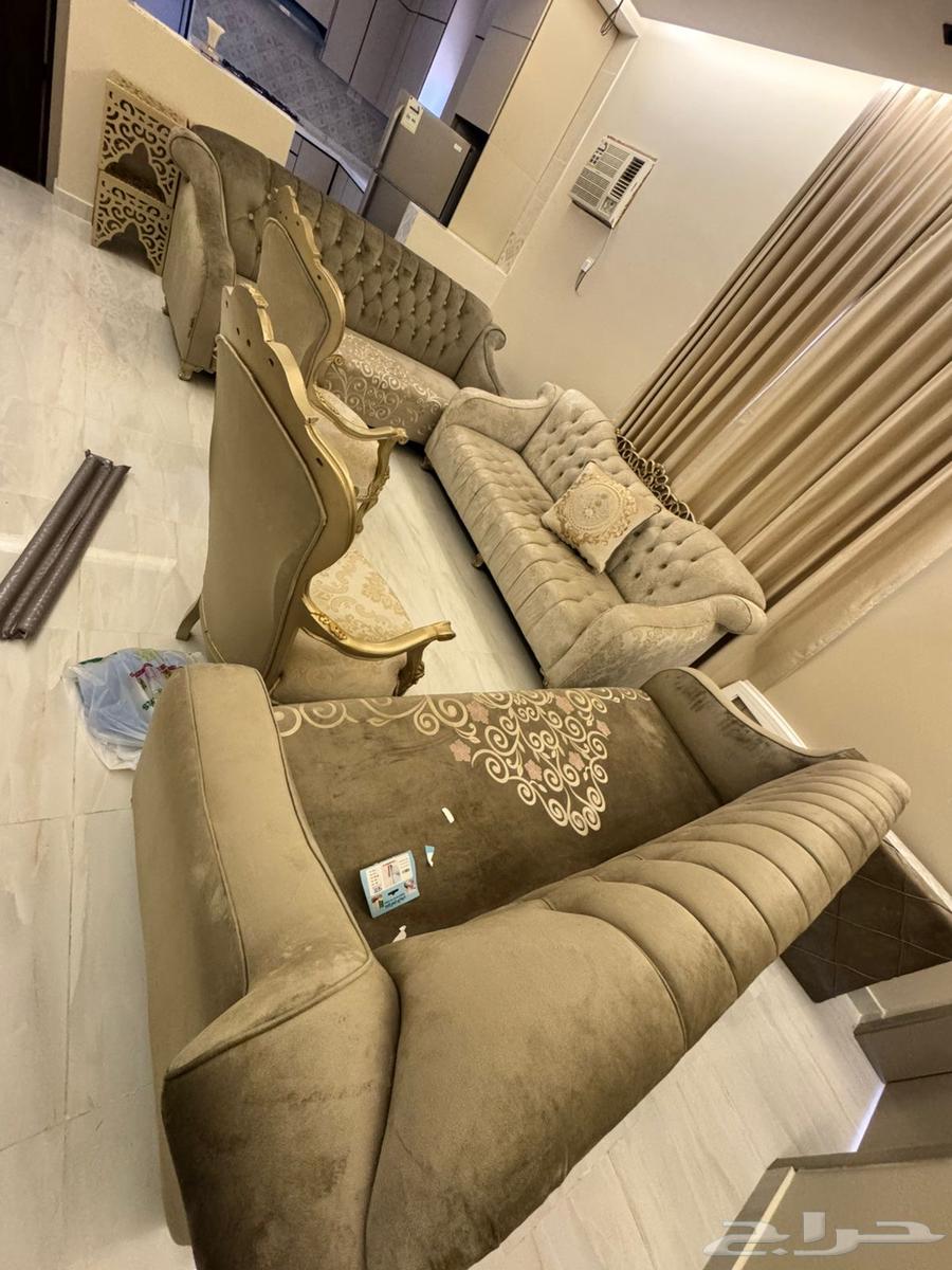 كنب وطاولة64506647958658110