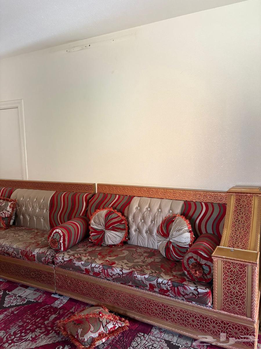 Sofa for sale with stand and tables64505495149315112