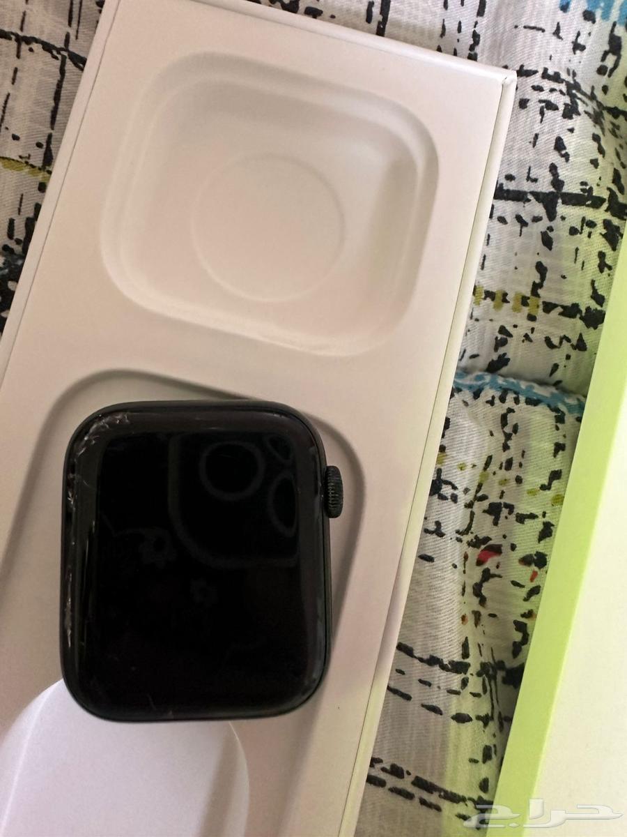 Apple Watch (SE 2 44mm)64508943555073111