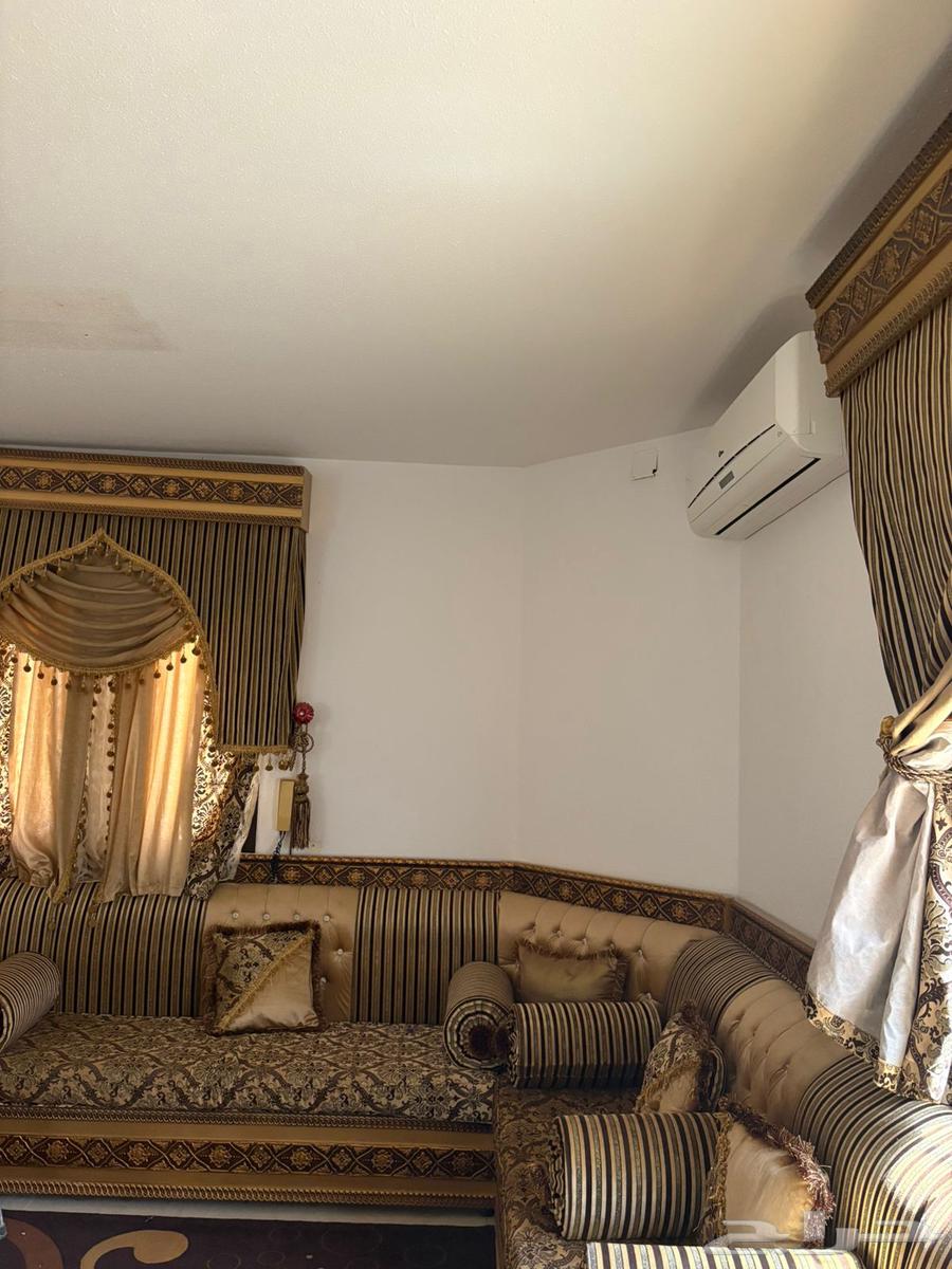 Sofa for sale with stand and tables64505495149315113