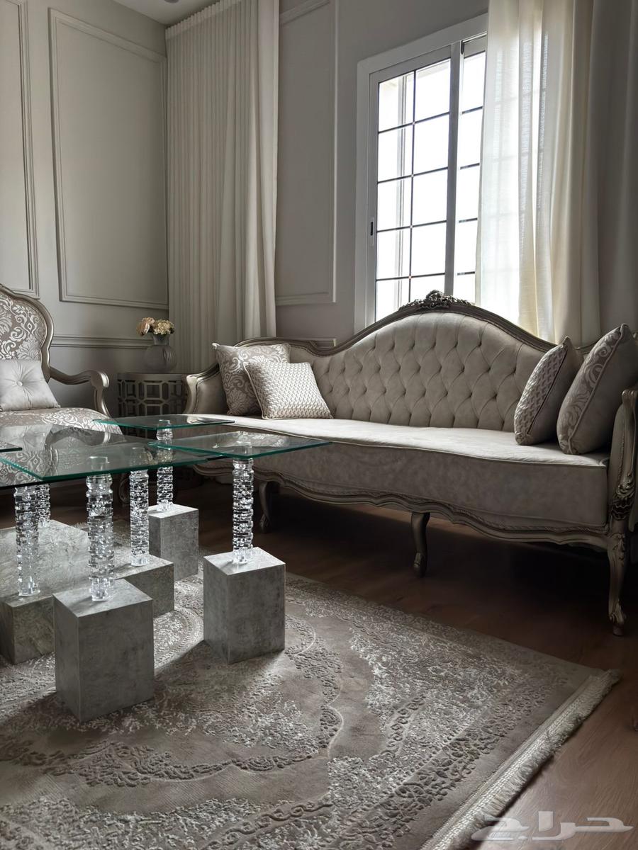 كنب فخم 4 قطع مع ملحقاته للبيع بحالة ممتازة ونظيفة64506104139009112