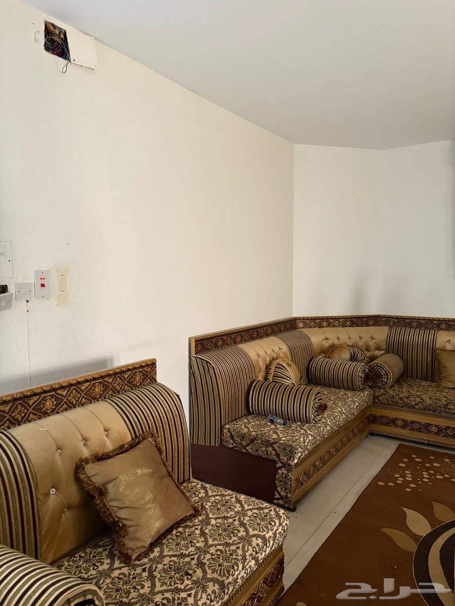 Sofa for sale with stand and tables64505495149315114