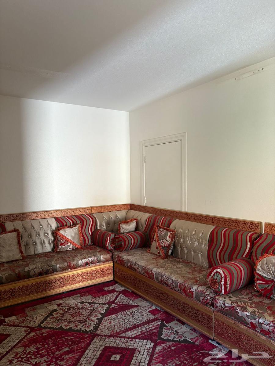 Sofa for sale with stand and tables64505495149315111