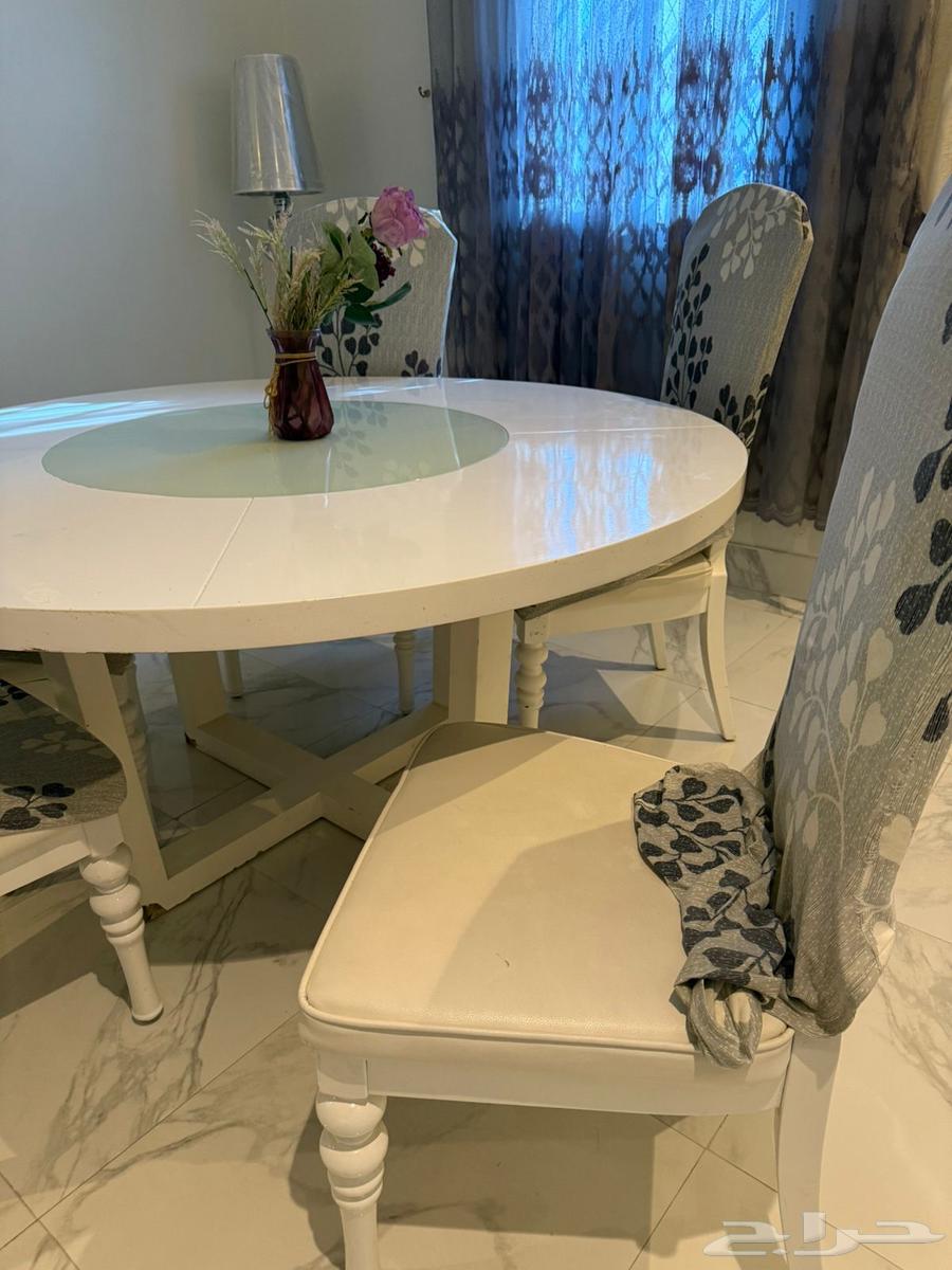 Dining table64509138184194110