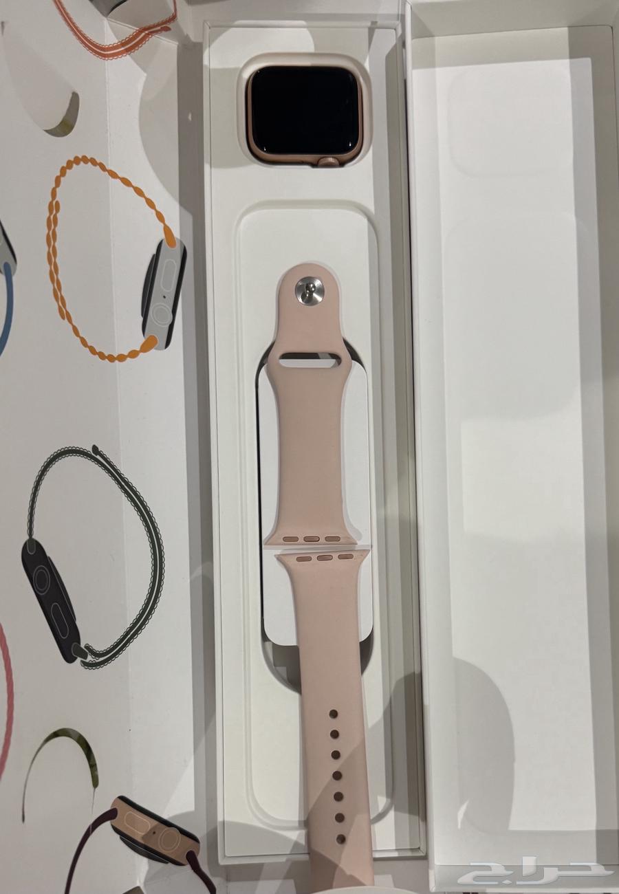 ساعة ابل SE اصدار 2021 اللون ذهبي 44MM64508061238018110