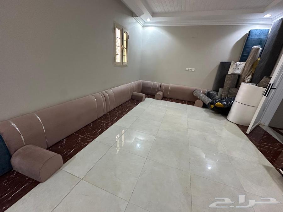 Simple, clean wooden back with no defects at all64507501377921113